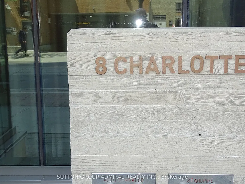 8 Charlotte St #2508