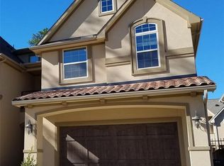 31 Forest Ravine Dr, The Woodlands, TX 77375