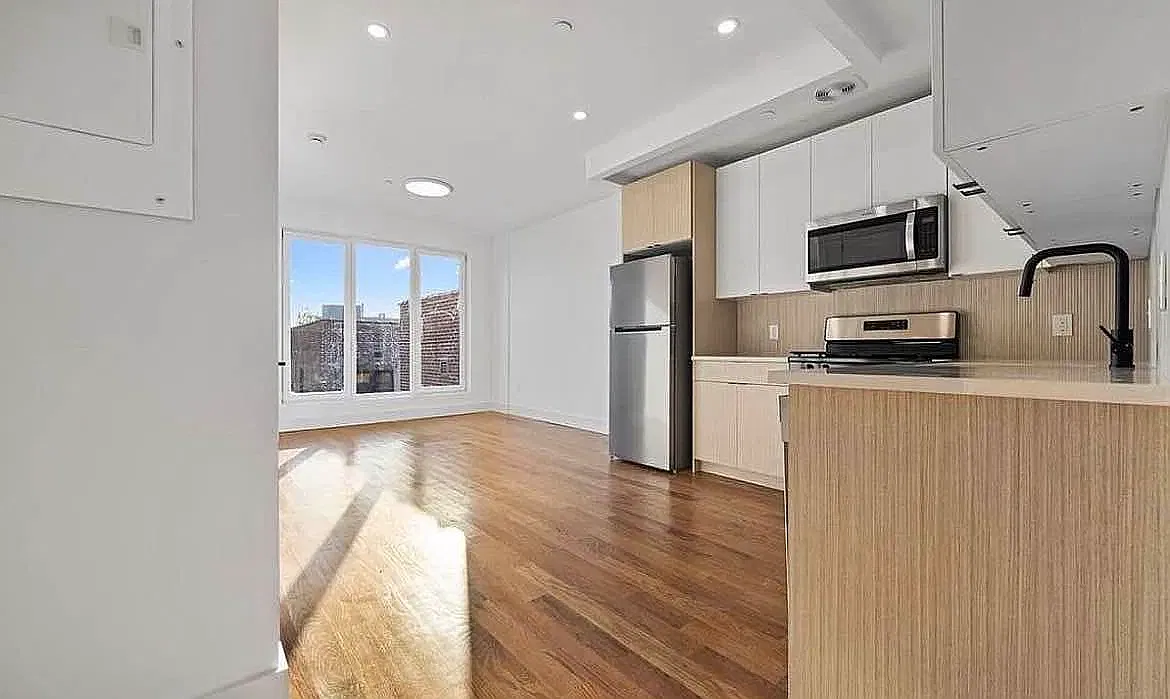 56 East 21st Street — Photo 2