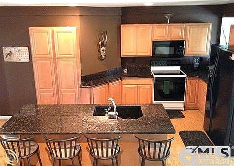 granite kitchen w/ appliances