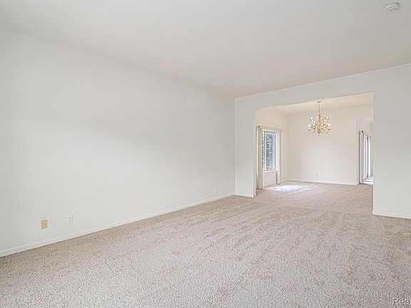 5th image of 2106 Cattail Cir