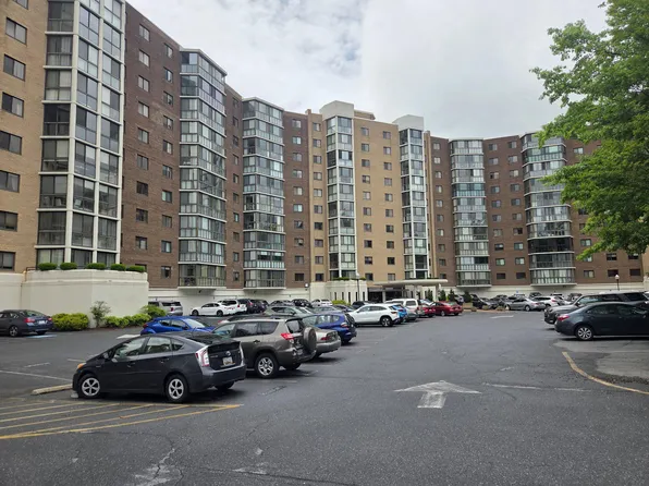 15115 Interlachen Dr #3, Silver Spring, MD 20906