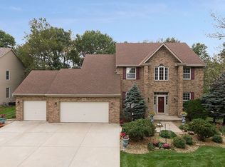 2467 Winthrop Ct, Mendota Heights, MN 55120