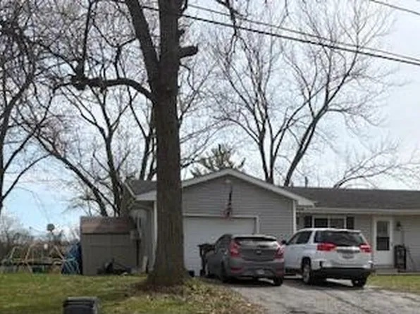 15819 East Dr, Lowell, IN 46356