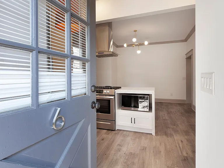 720 Penn Ave NE #6 — Photo 4
