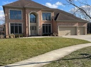 914 Deerpath Ct, Wheaton, IL 60189