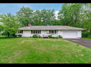 557 Maple Rd, Longmeadow, MA 01106