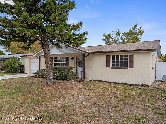 3rd image of 7231 Oak Crest Dr