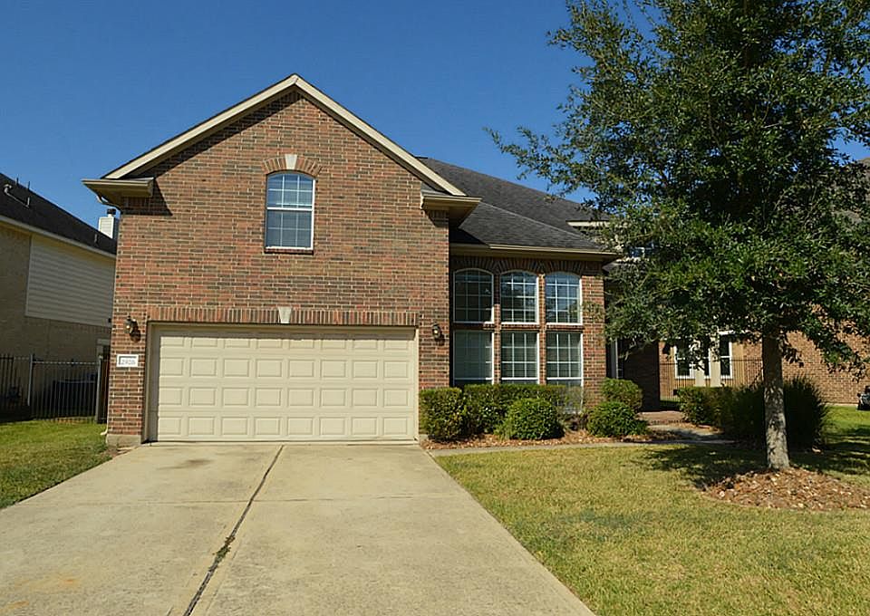 1st image of 2926 Lake Villa Dr