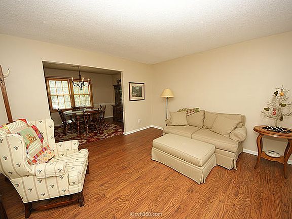 3rd image of 900 Essex Dr