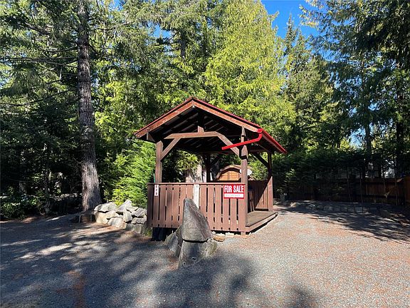 3rd image of 2650 Turnbull Rd #C20