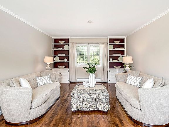 5th image of 11 Cedar Bay Ct