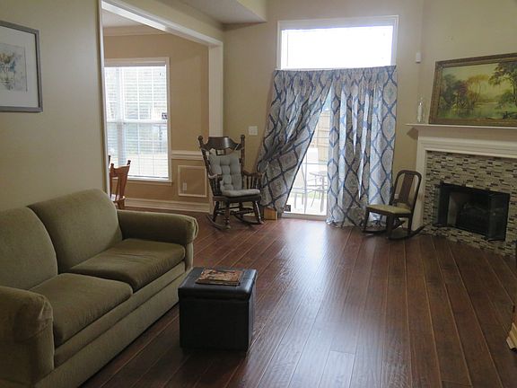5th image of 2651 Yarmouth Ln #1