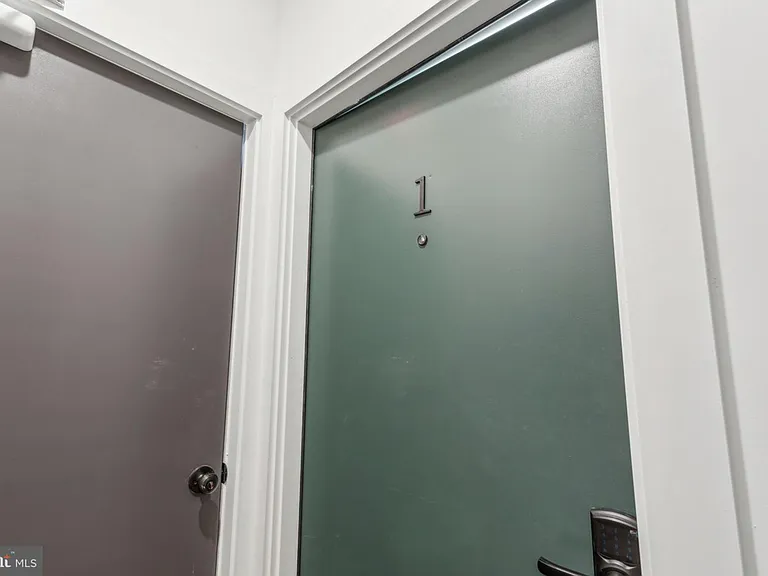 415 W York St #1 — Photo 1