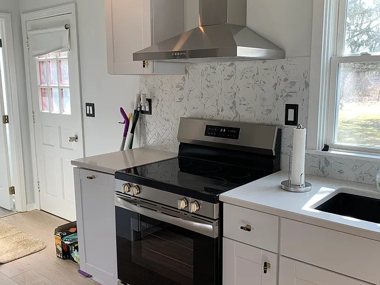 145 Miller St — Photo 4