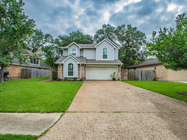108 Beechwood St, Lake Jackson, TX 77566