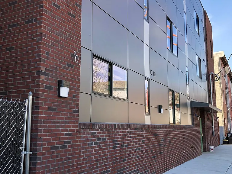 Brand New Modern Apartments — Photo 9