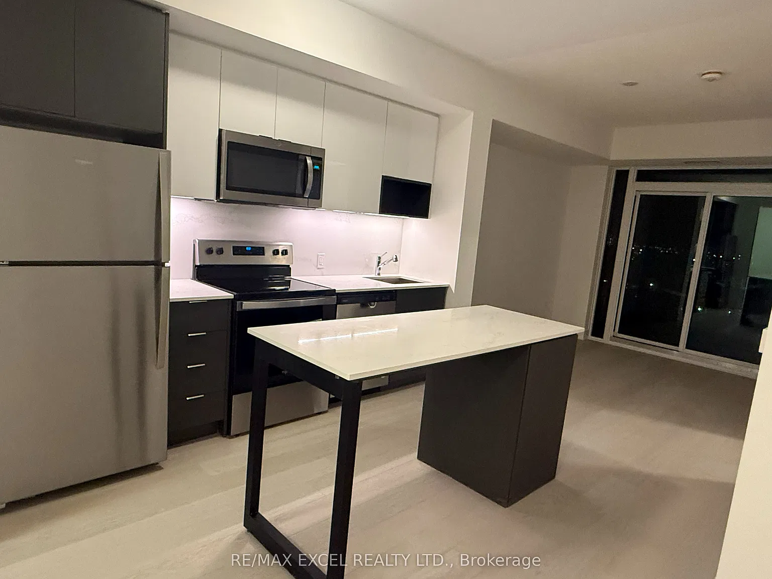 2 bed, $2,550 — Photo 2
