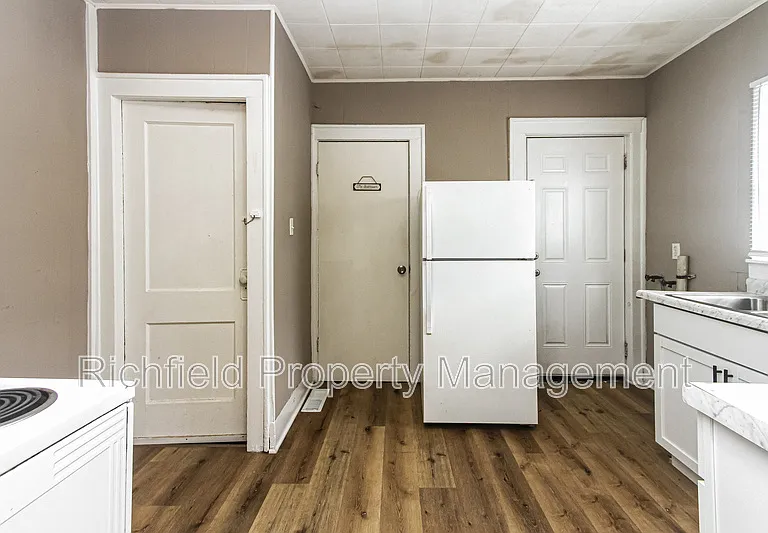 1723 Laurel St — Photo 18