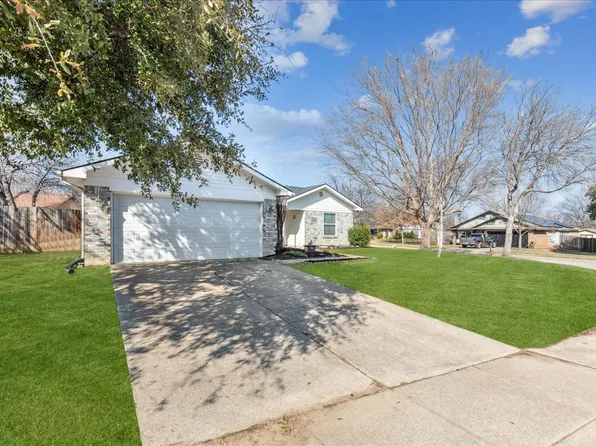 5941 Chisholm Trl, Haltom City, TX 76148