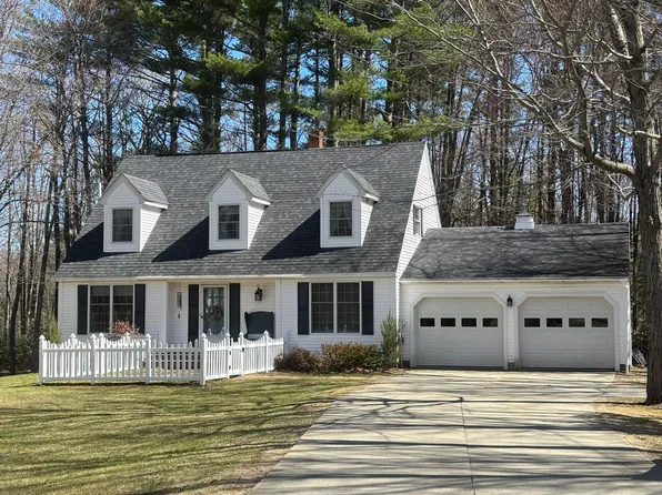 81 Applegate Lane, Wilton, ME 04294
