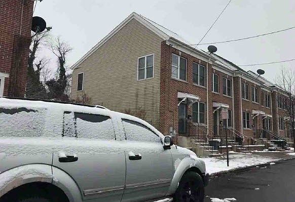 2nd image of 422 Townsend St