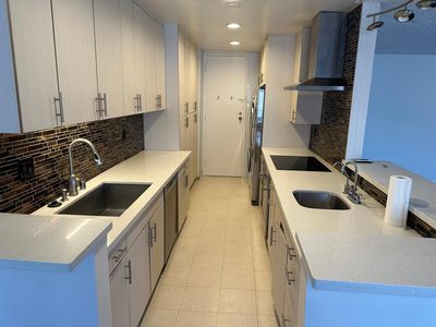 8738 Delgany Ave APT 308, Playa Del Rey, CA, 90293