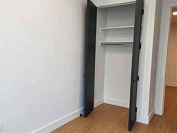 3rd image of 160 Erasmus St #3C