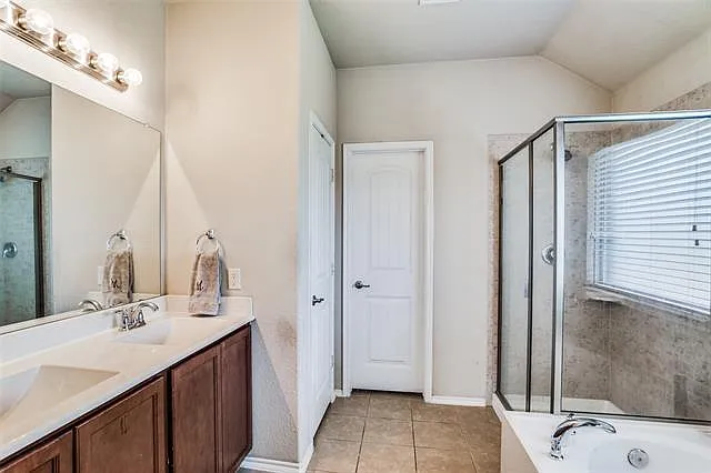 2221 Michelle Creek Dr — Photo 11