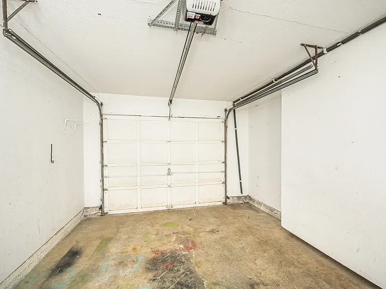 Hopkins Horizon Apartments — Photo 14