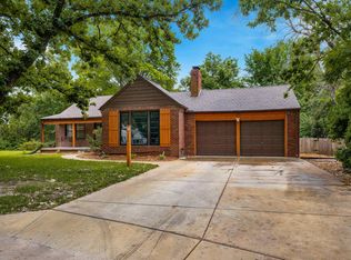 326 N Oakwood Ct, Wichita, KS 67208