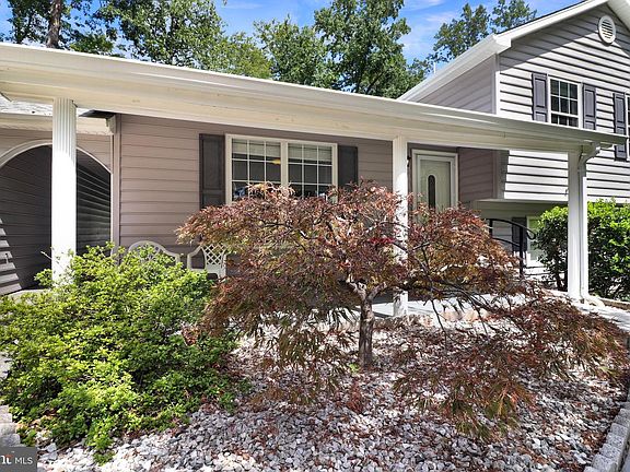 4th image of 6 Craftsman Ct
