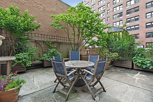 Sold by Compass | media 16