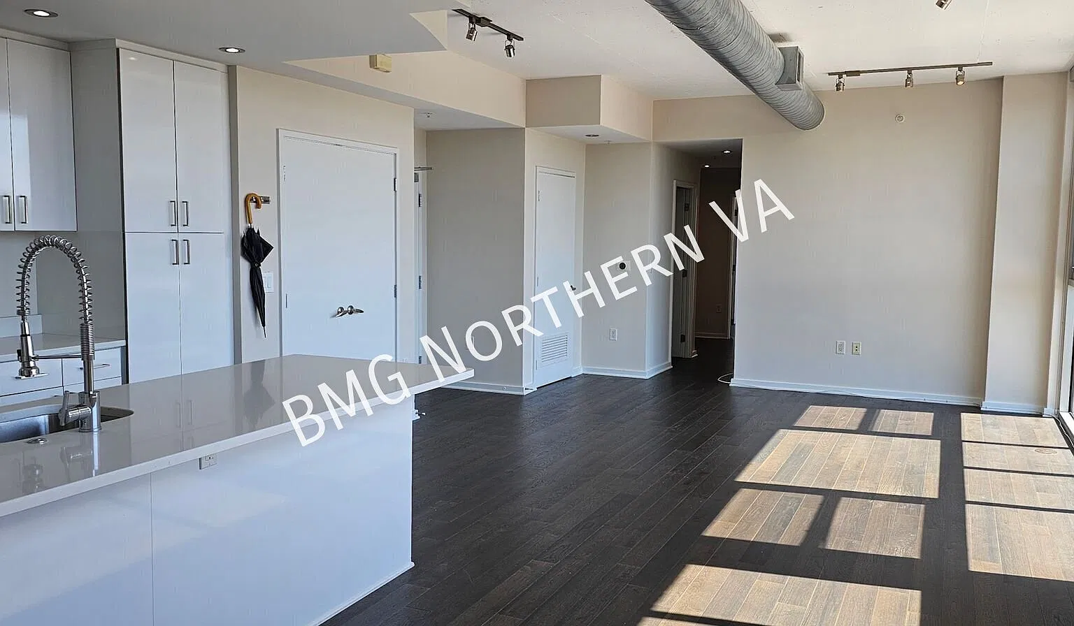 Upscale 2BR/2.5 BA Condo In Contemporary Steel And Glass High-Rise Building — Photo 4