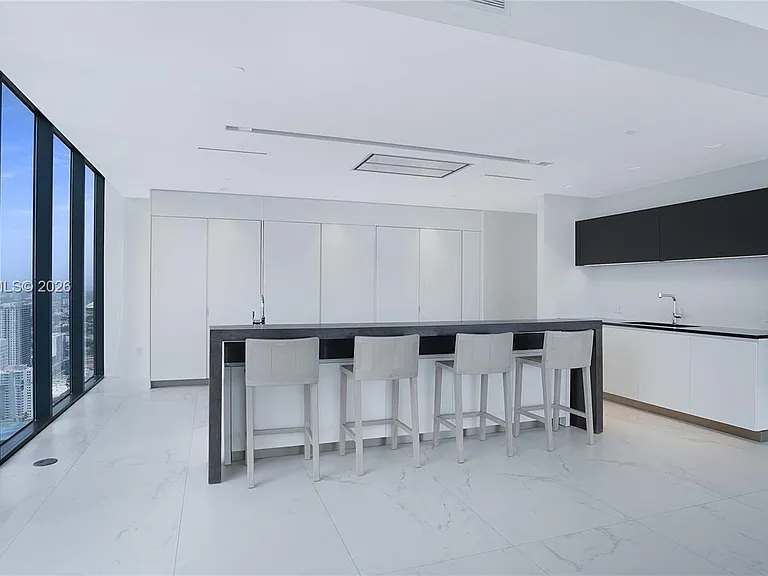 1000 Biscayne Blvd #4401 — Photo 9