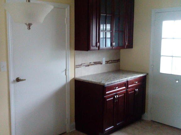 4th image of 644B Plymouth Dr #100B