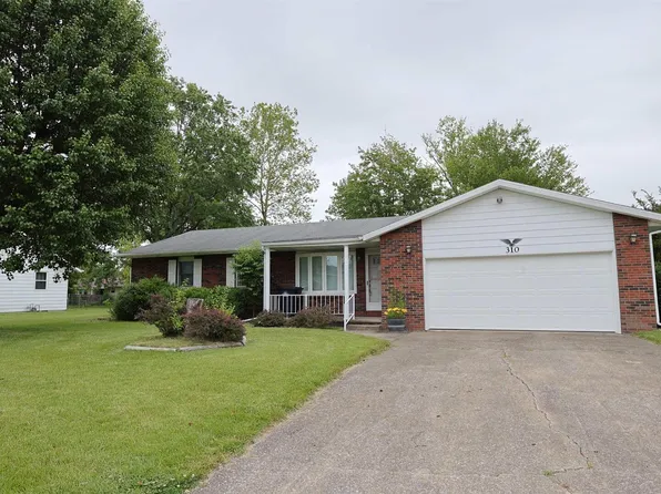 310 Woodland Dr, Salem, IL 62881
