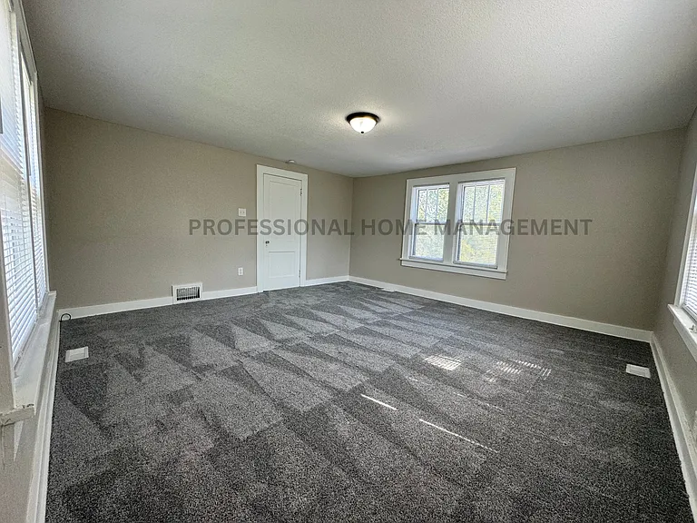 651 S Spruce St — Photo 10