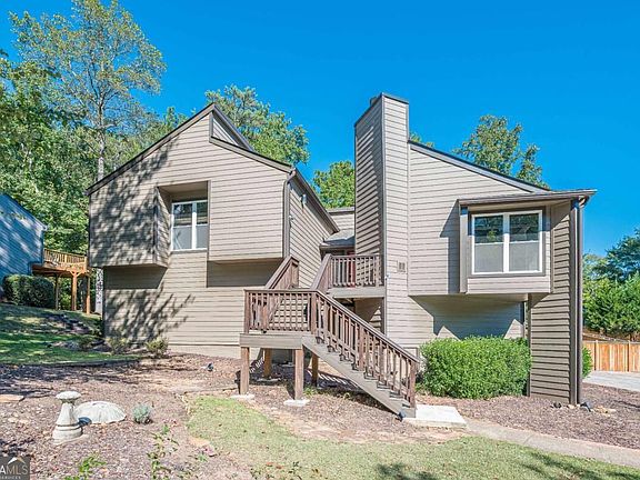5th image of 2220 Rock Ridge Rd