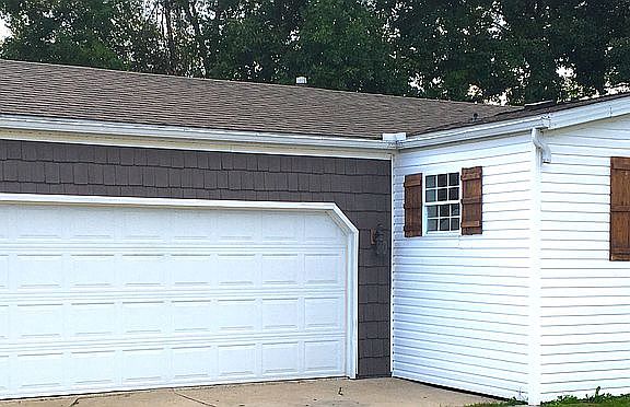 2nd image of 838 Lancaster Dr