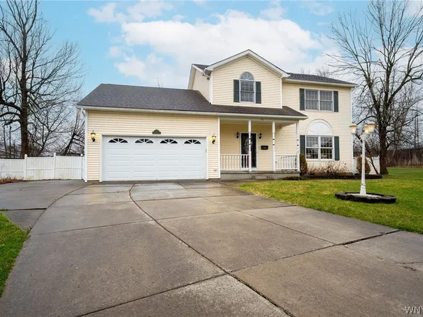 25 Cranburne Ct, Williamsville, NY 14221