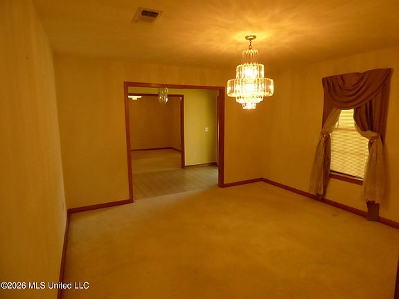 4th image of 606 Lakeview Ave
