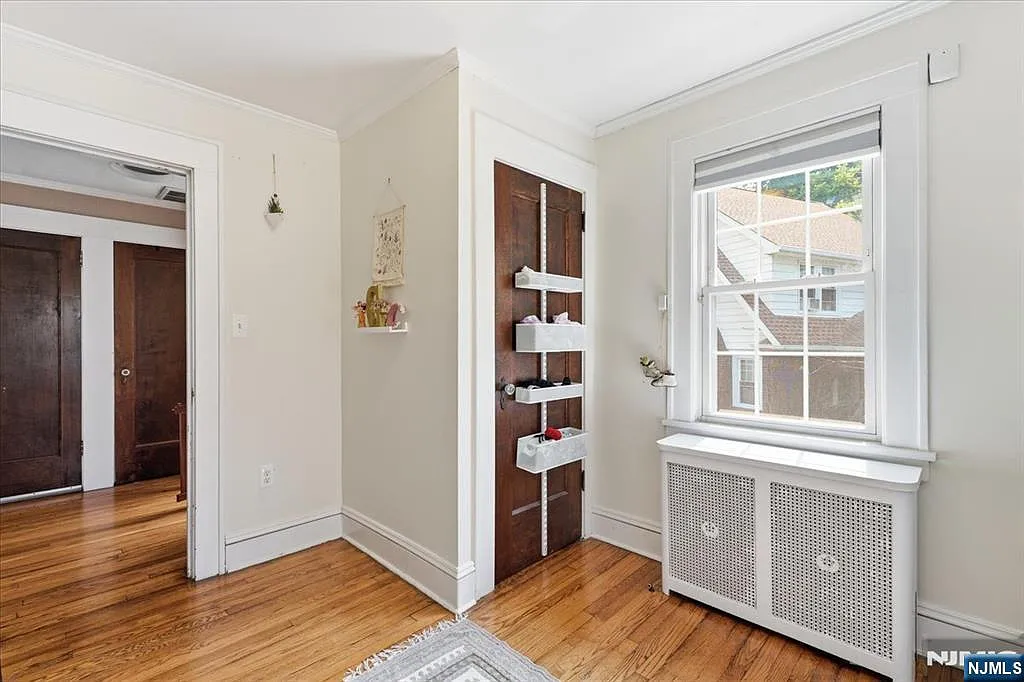 3 bed, 1.5 bath, $4,500 — Photo 3