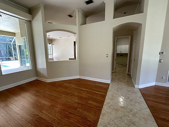 4th image of 10 Kingsgate Ct