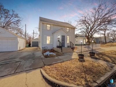 802 S 10th Ave, Sioux Falls, SD, 57104