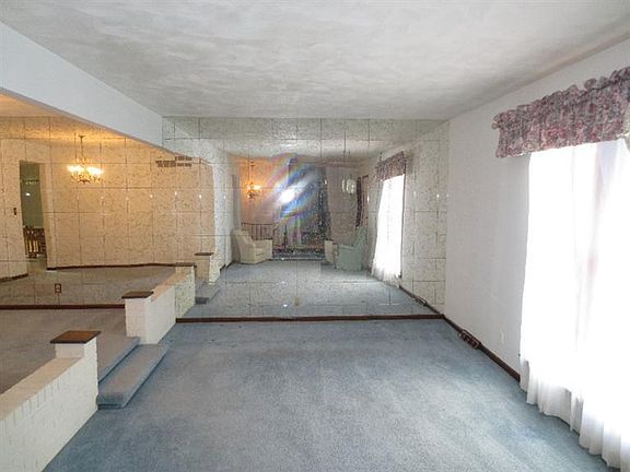 4th image of 517 Sanders Dr