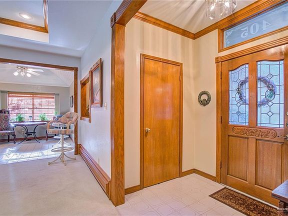 4th image of 405 Kiwi St