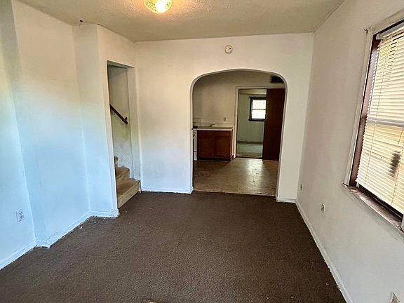 4th image of 203 W Oakridge Ave