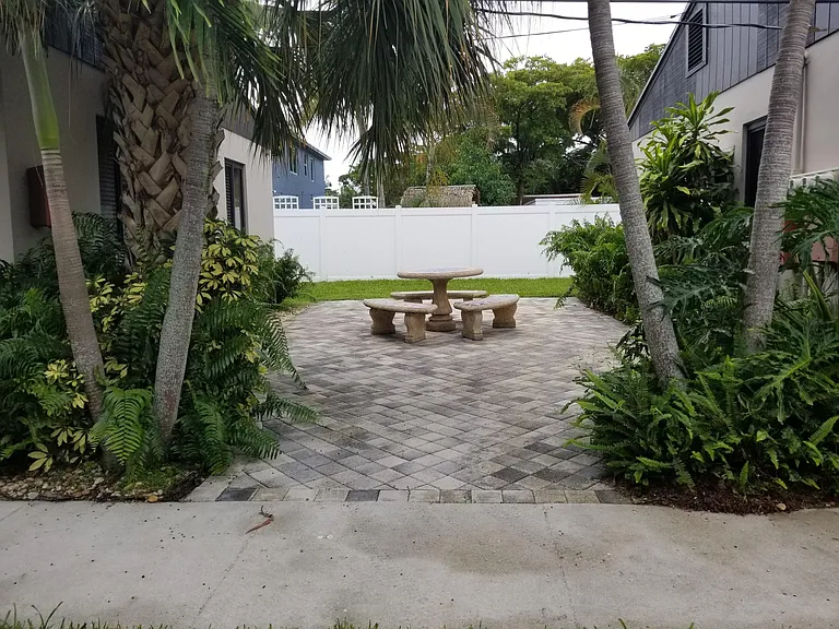 NE 22nd Ave — Photo 3