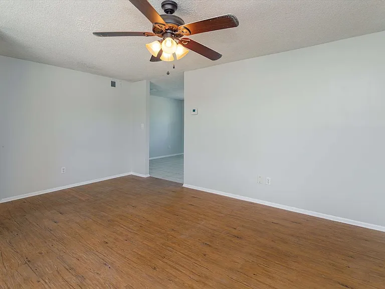 131 Langston Dr — Photo 4
